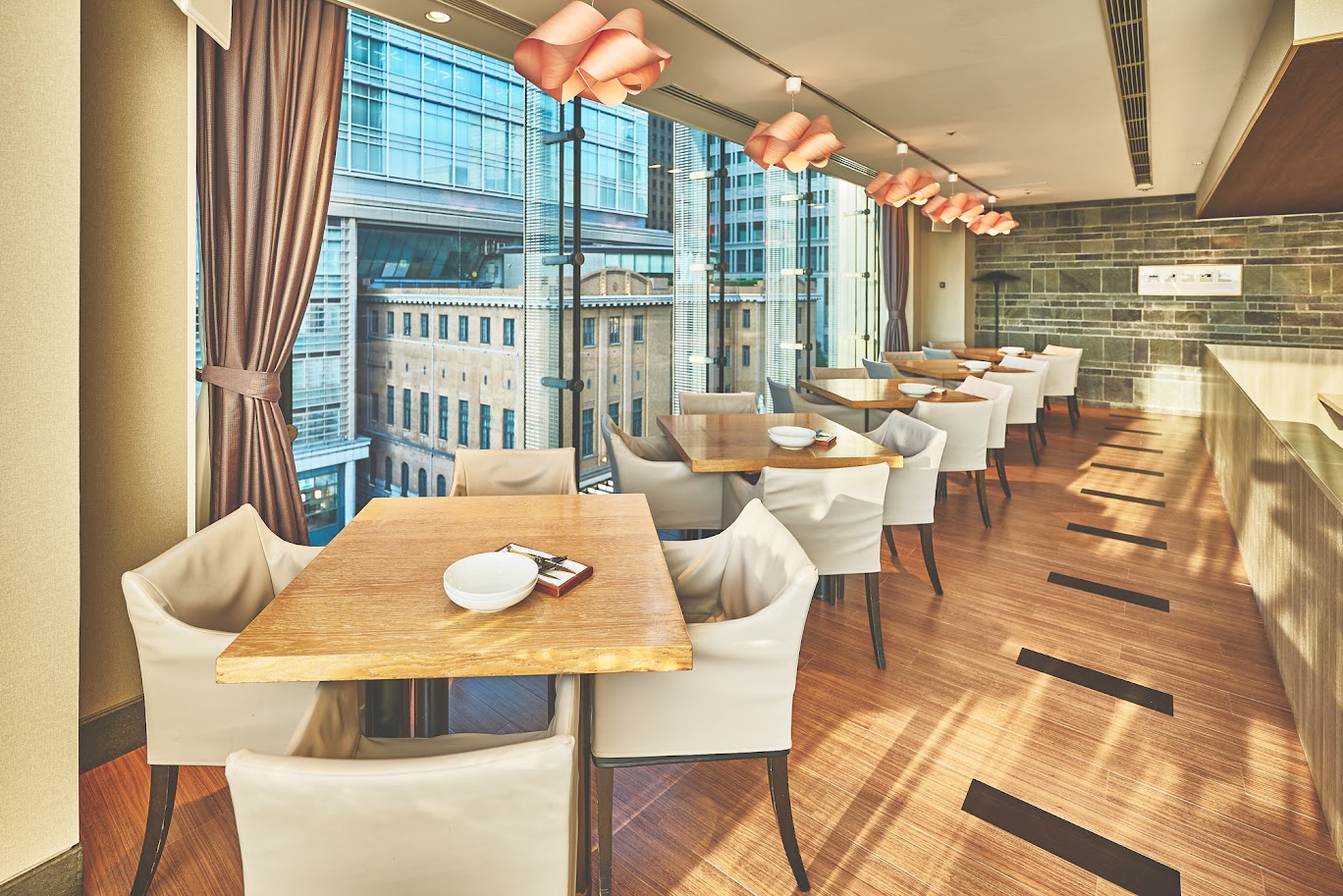 【公式】AWkitchen TOKYO 新丸ビル店　ネット予約 logo