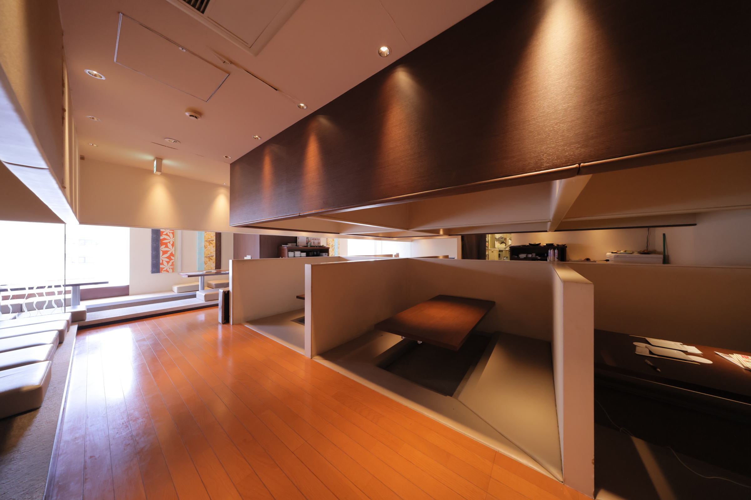 【公式】~名物 商標登録 豚鉄鍋とうまいもの居酒屋~　菜々や 岡本店　ネット予約 logo