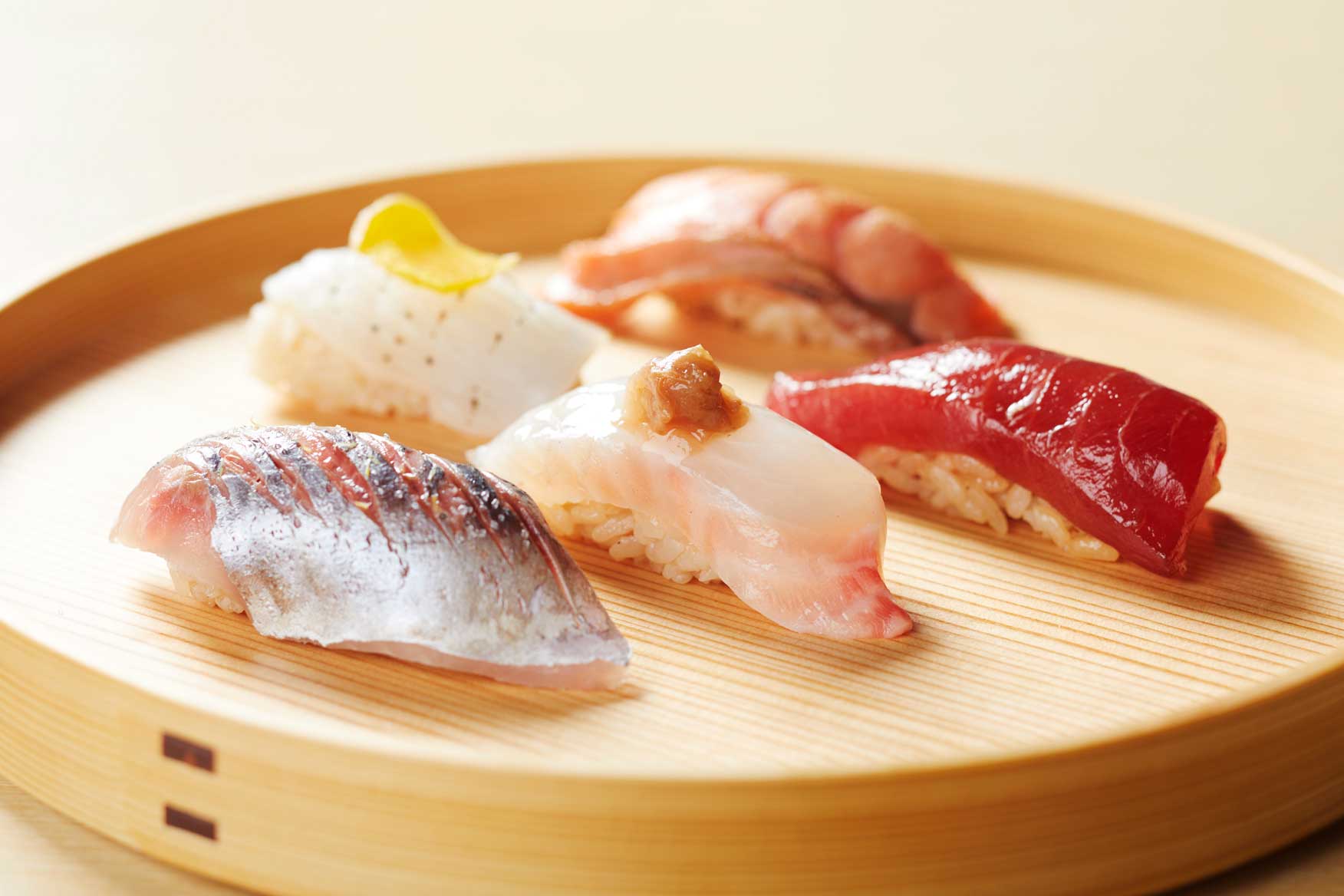 日々晴々 新宿三丁目店 logo
