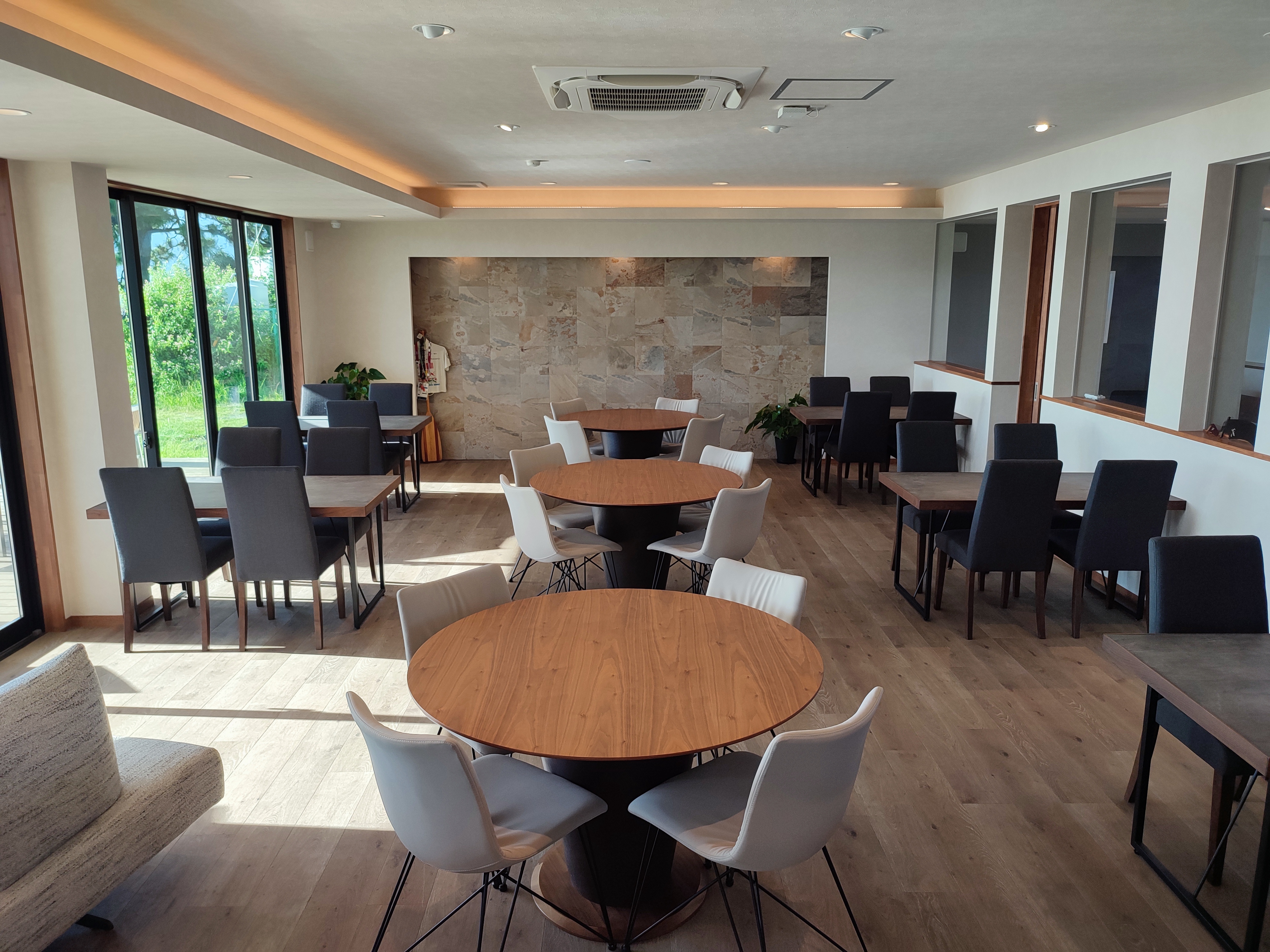 【公式】`Ulalena　ネット予約 logo