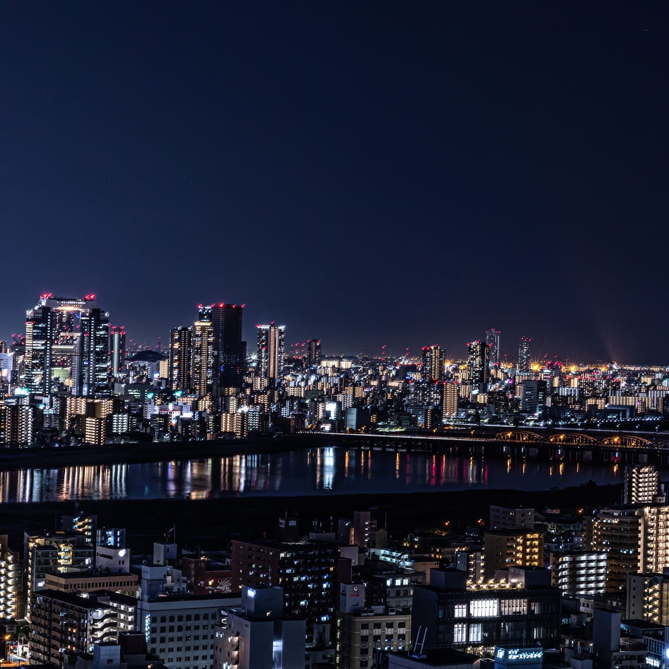 屋上テラス　BBQ&ビアガーデン　楽-gaku- logo