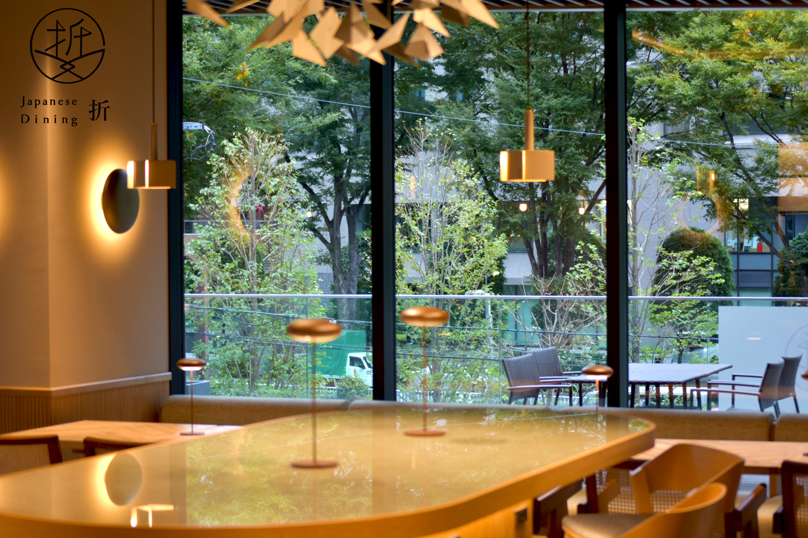 Japanese Dining 折 logo